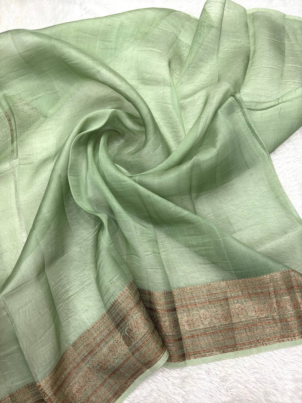 Orchid Lavender Pink Khaddi Georgette Kora Silk Saree | Antique Gold Kadhua Booti & Contrast Pale Sage Border