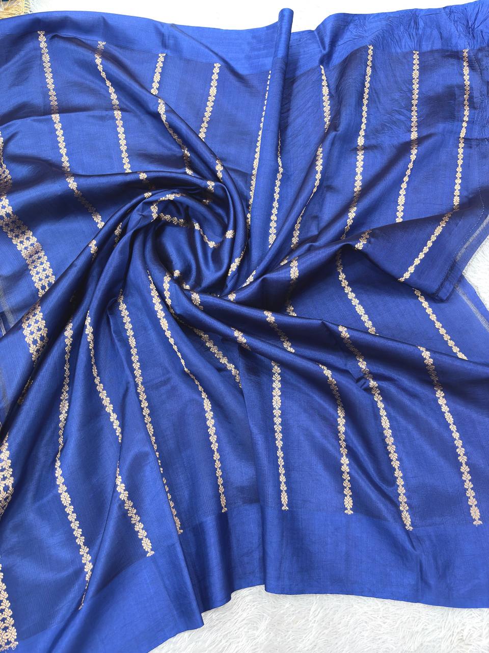 Serene Sky Blue Lightweight Katan Silk Saree | Antique Gold Kadhua Chowkdi Micro Booti & Contrast Royal Cobalt Blue Rose Garden Border