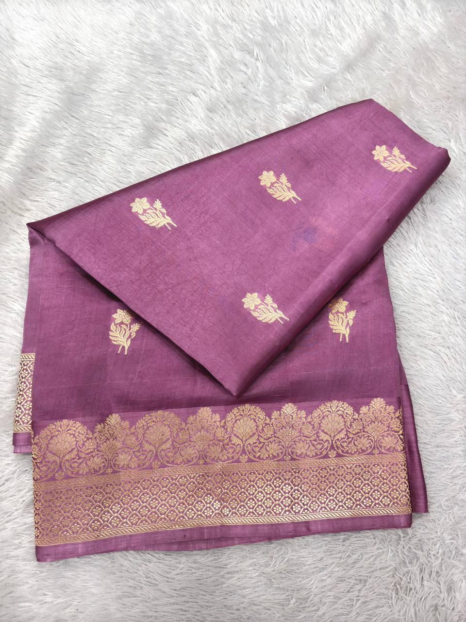 Muted Orchid Mauve Lightweight Katan Silk Saree | Antique Gold Kadhua Guldasta Booti & Scalloped Paisley Border