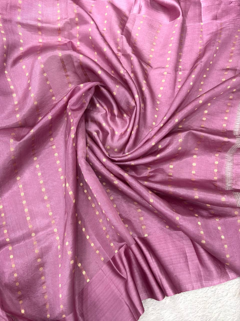 Muted Orchid Mauve Lightweight Katan Silk Saree | Antique Gold Kadhua Guldasta Booti & Scalloped Paisley Border