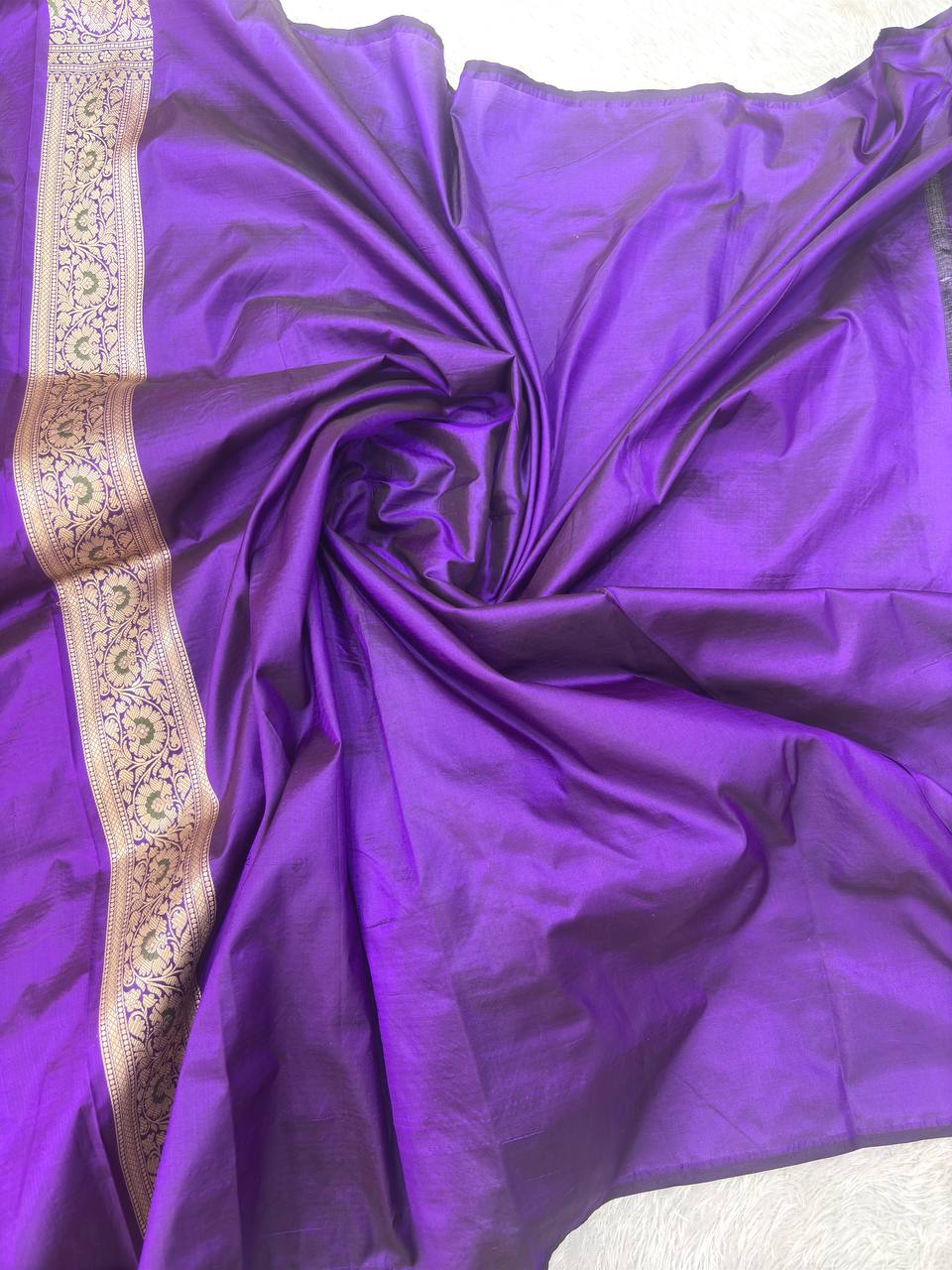 Royal Wine Violet Katan Silk Banarasi Saree | Opulent Cutwork Ogee Lattice Jaal with Sona Rupa Zari & Meenakari Peacock Fan Boota