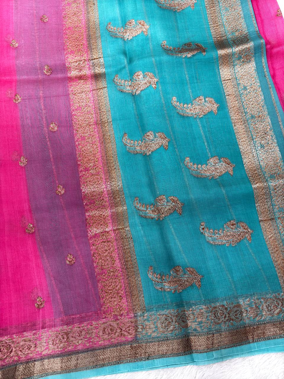 Rani Pink & Firoza Blue Handloom Banarasi Kora Silk Saree | Antique Zari Kadhua Booti & Paisley Pallu