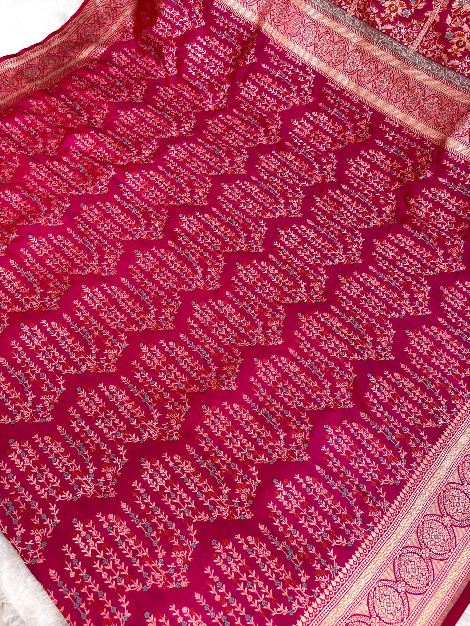 Exquisite Rani Pink Katan Silk Banarasi Saree with Vertical Floral Jungla & Silver Zari Meenakari