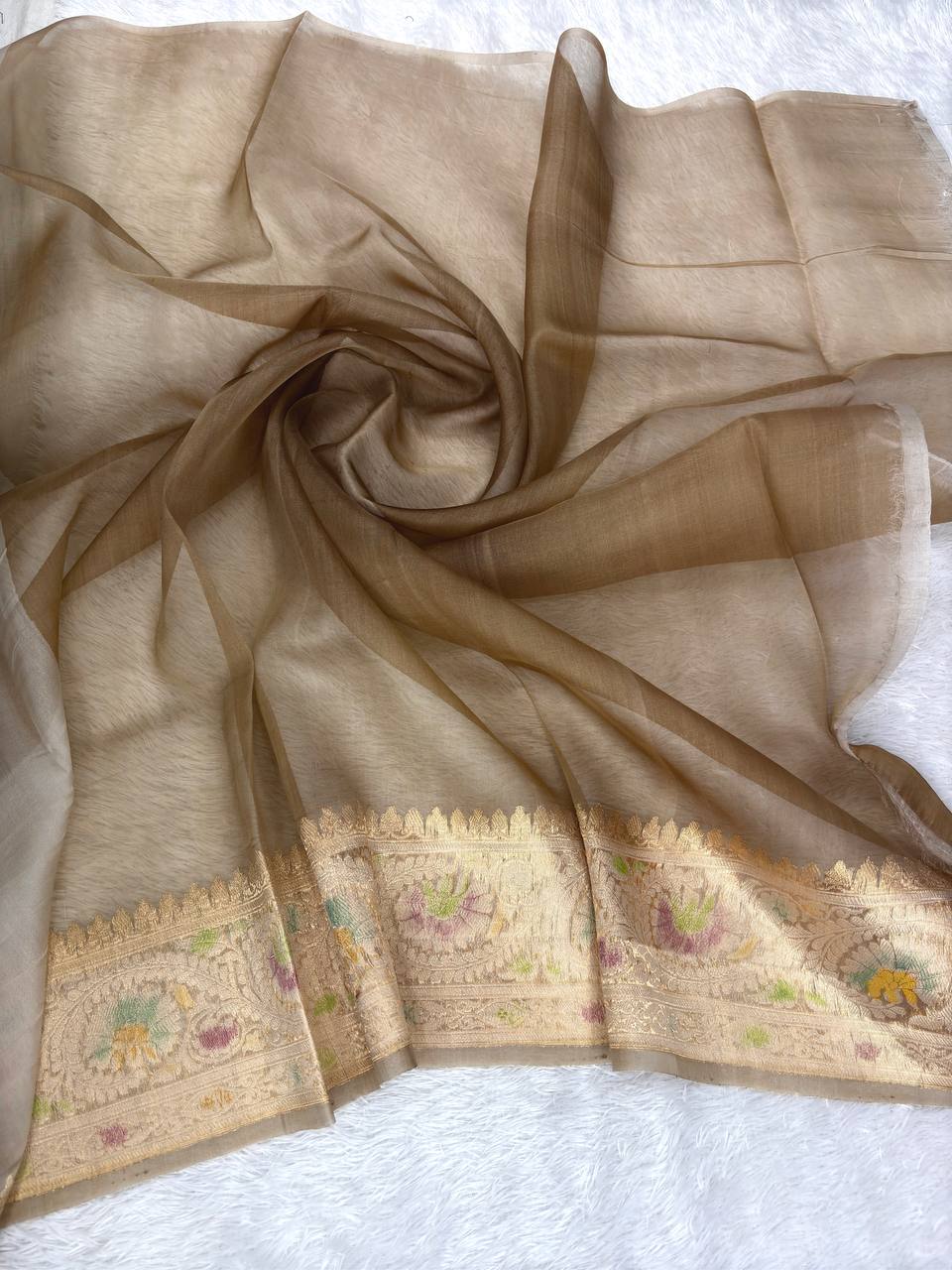 Sophisticated Silver-Grey Kora Organza Saree | Antique Gold Kadhua Buta & Rungkaat Artistry