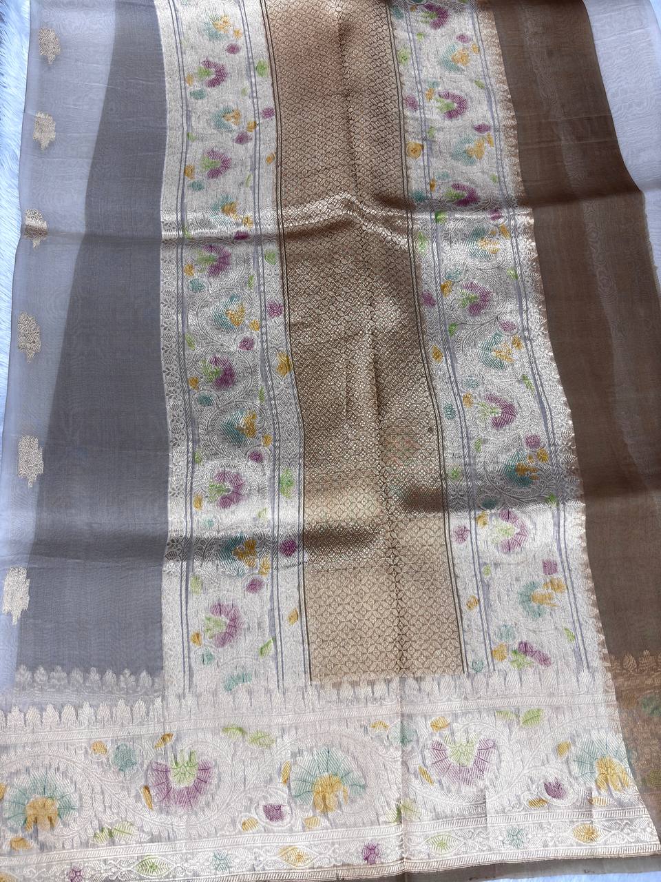 Sophisticated Silver-Grey Kora Organza Saree | Antique Gold Kadhua Buta & Rungkaat Artistry