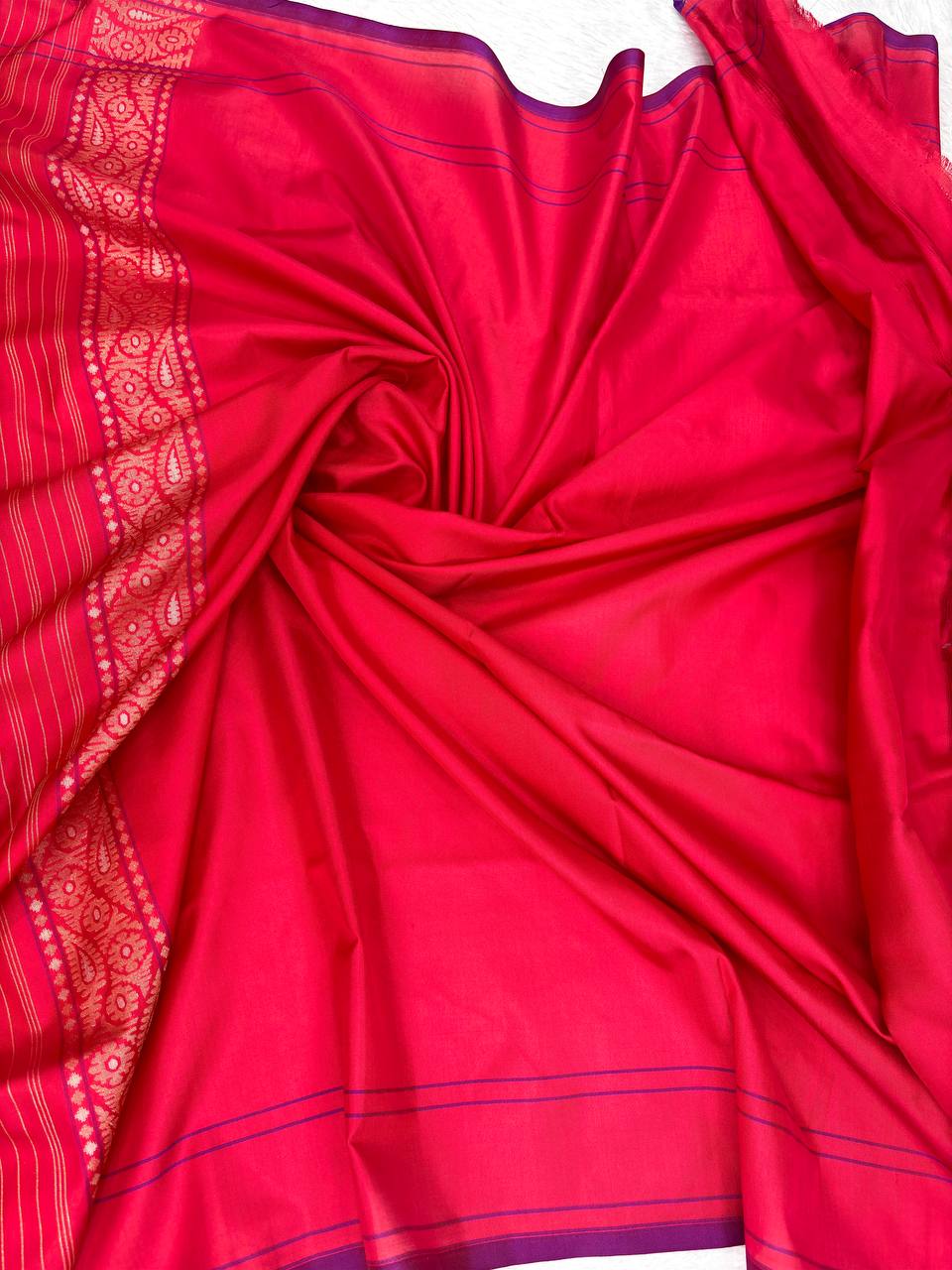 Scarlet Red & Royal Violet Premium Handloom Jamdani Saree with Intricate Paisley Zari Pallu
