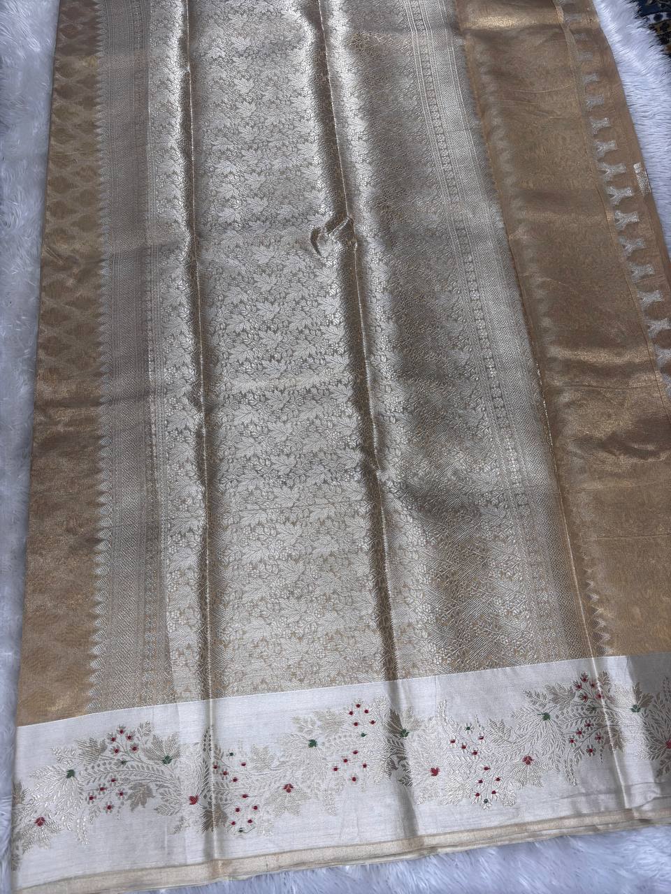 Hand-loomed Dual-Tone Golden Tissue Silk Banarasi Saree with Silver Zari Border and Meenakari Floral Jaal