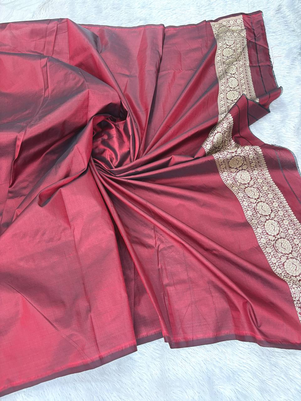Burgundy Katan Silk Banarasi Saree with Ornate Gold Zari Mosaic Jaal and Paisley Pallu