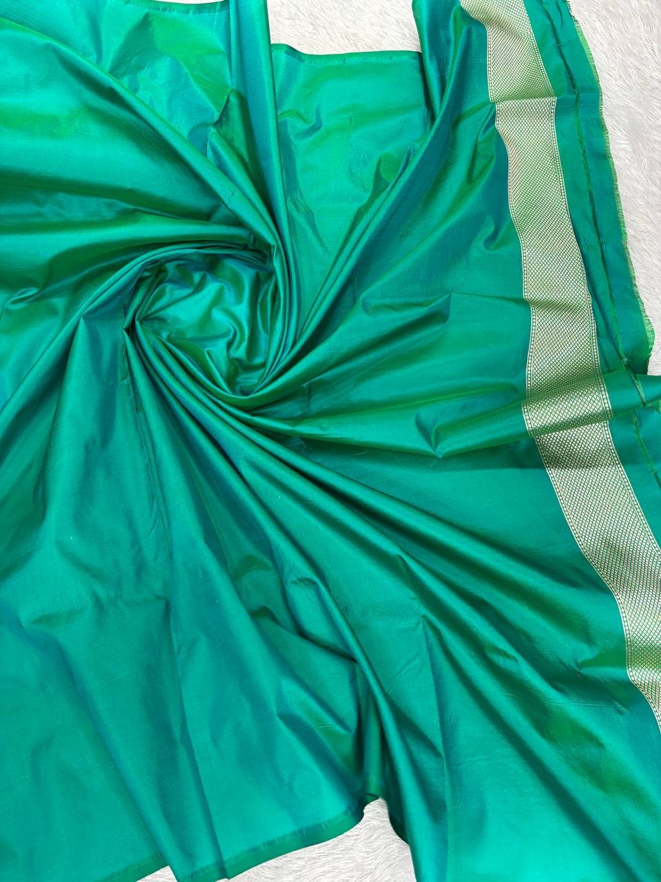 Emerald Green Katan Silk Banarasi Jungla Saree with Antique Gold Zari Cutwork and Diamond Lattice Pallu