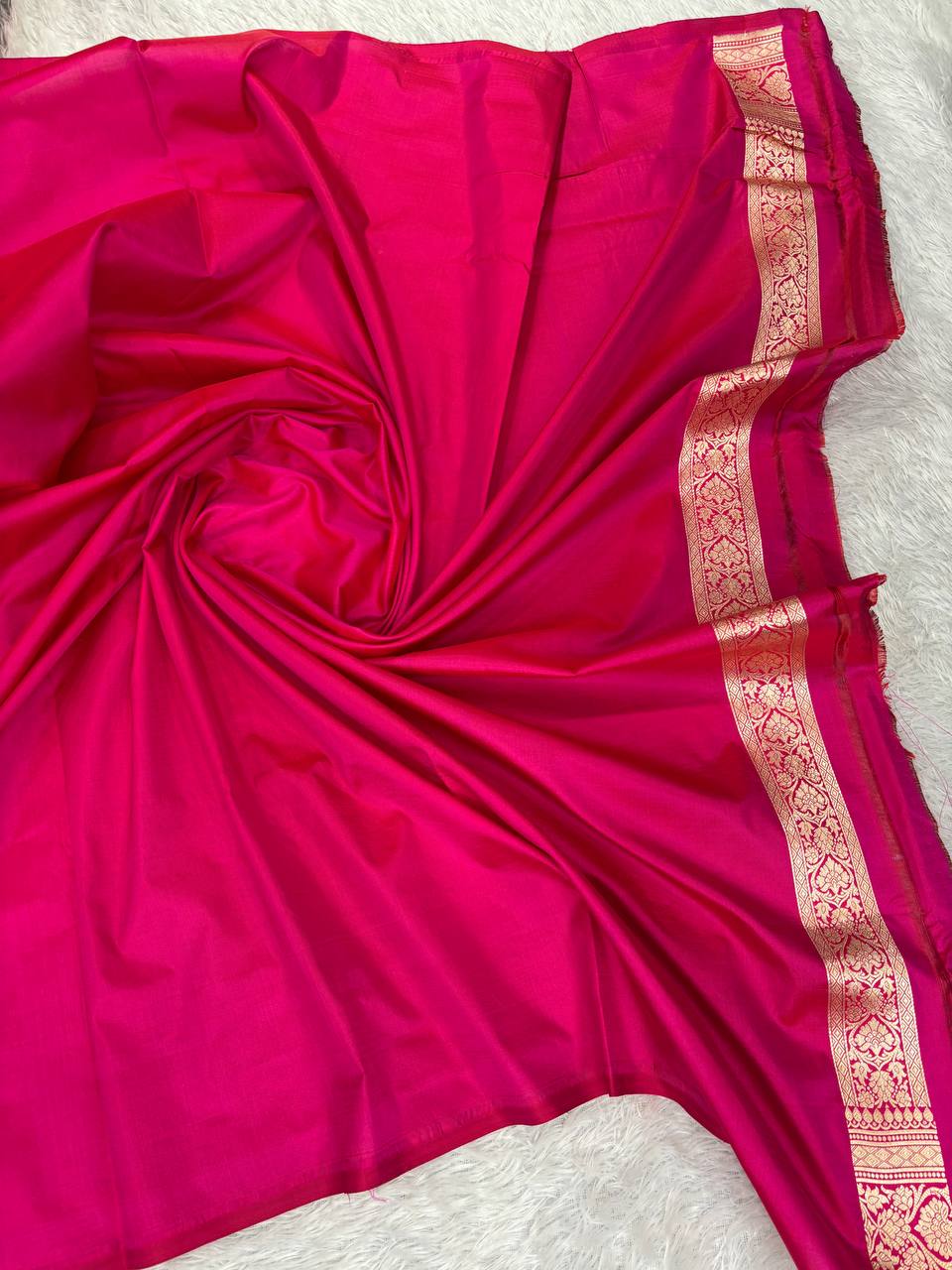 Deep Magenta Katan Silk Banarasi Jungla Saree with Antique Gold Zari Cutwork and Floral Lattice Pallu