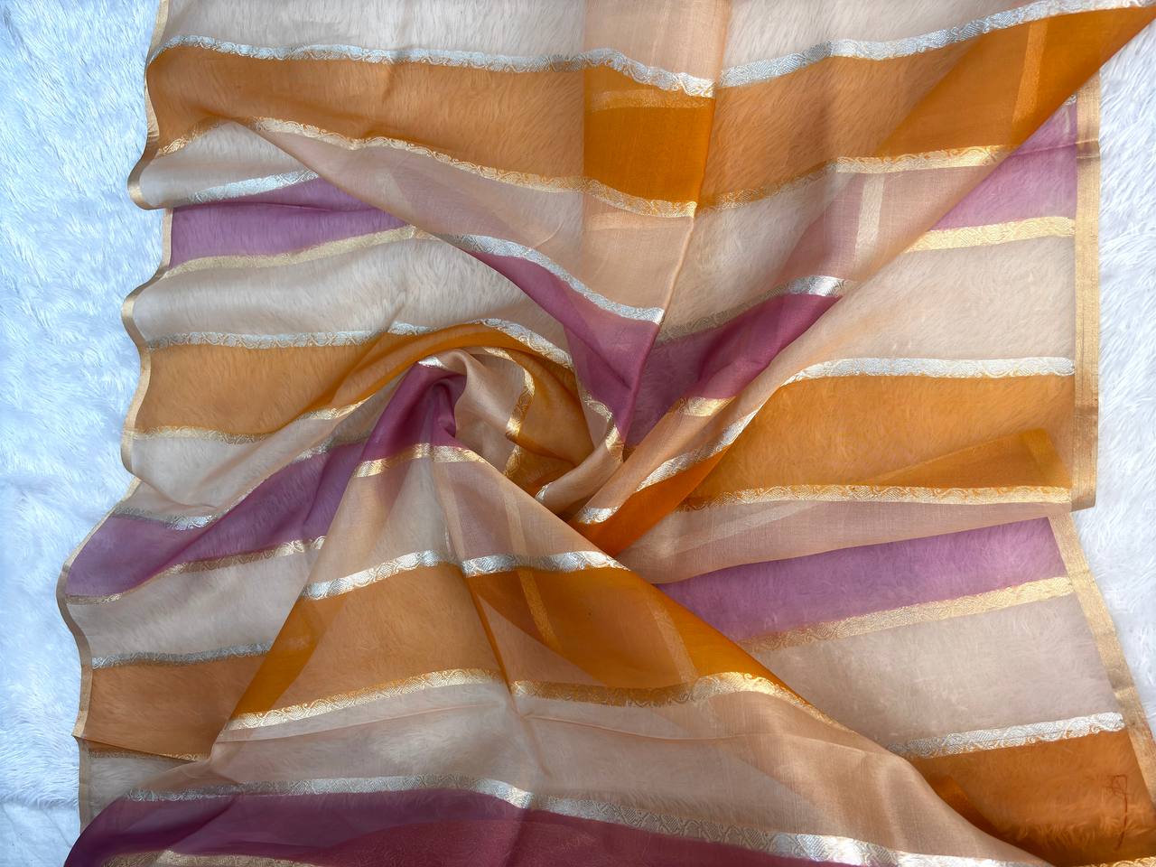 Sunset Hue Rungkat Banarasi Kora Organza Saree with Kadhua Silver and Gold Zari Bel