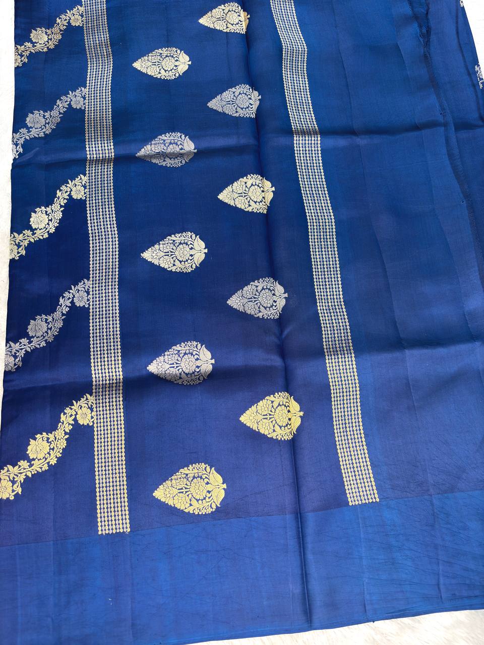 Royal Blue Handwoven Lightweight Katan Silk Saree with Sona-Rupa Kadhua Scalloped Floral Bel