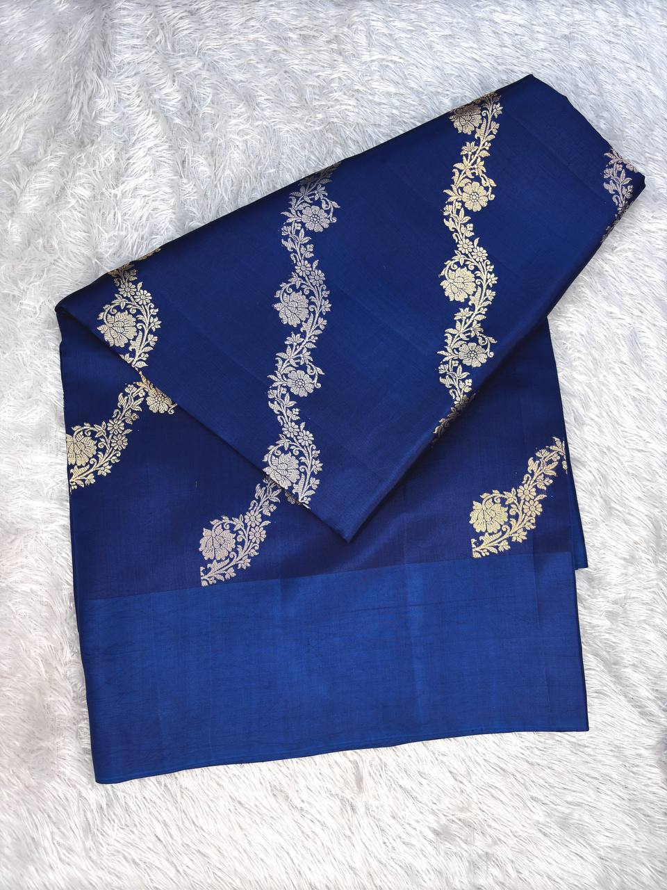 Royal Blue Handwoven Lightweight Katan Silk Saree with Sona-Rupa Kadhua Scalloped Floral Bel