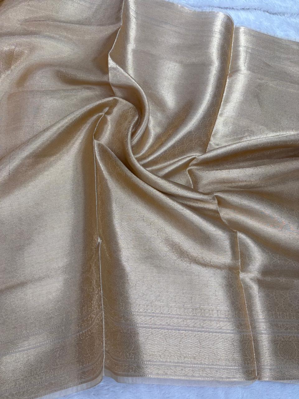 ಆಂಟಿಕ್ ಗೋಲ್ಡ್: ಬೀಜ್-ಗೋಲ್ಡ್ ಬನಾರಸಿ ಟಿಶ್ಯೂ ರೇಷ್ಮೆ ಸೀರೆ