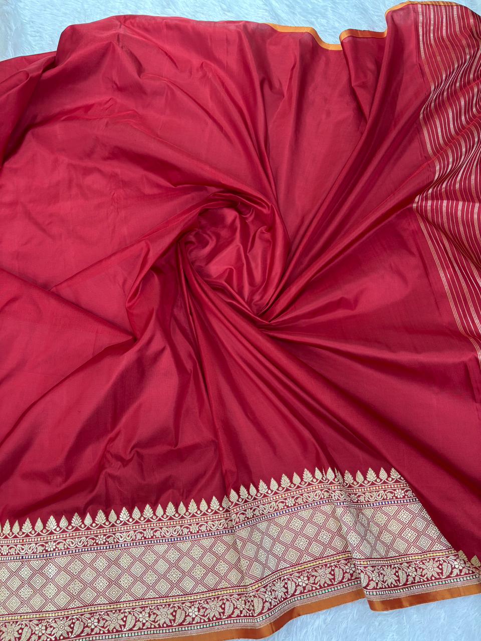The Royal Crimson Premium Kinkhwab – A Masterpiece of Banarasi Handloom