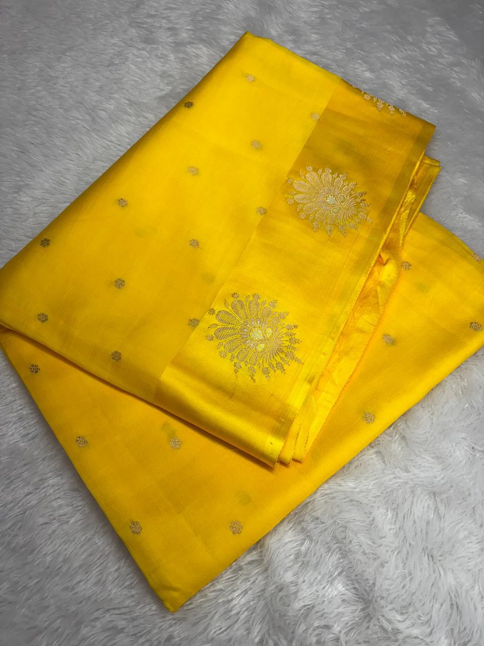 ಪ್ರಕಾಶಮಾನವಾದ ಹಳದಿ ಕಟನ್ ರೇಷ್ಮೆ ಹಗುರ ತೂಕದ ಕಧುವಾ ಕೈಮಗ್ಗ ಸೀರೆ