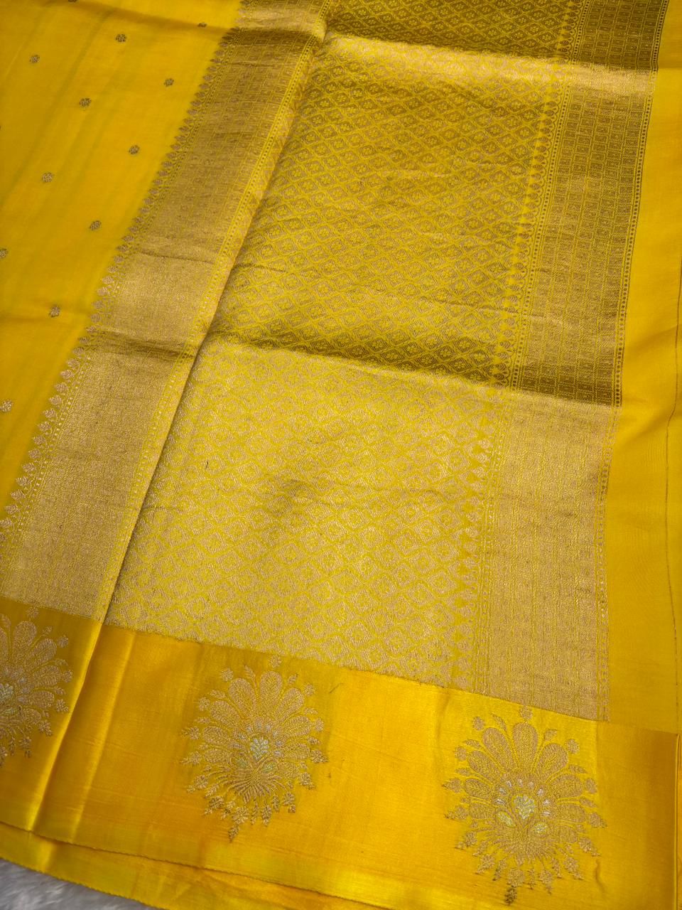 ಪ್ರಕಾಶಮಾನವಾದ ಹಳದಿ ಕಟನ್ ರೇಷ್ಮೆ ಹಗುರ ತೂಕದ ಕಧುವಾ ಕೈಮಗ್ಗ ಸೀರೆ
