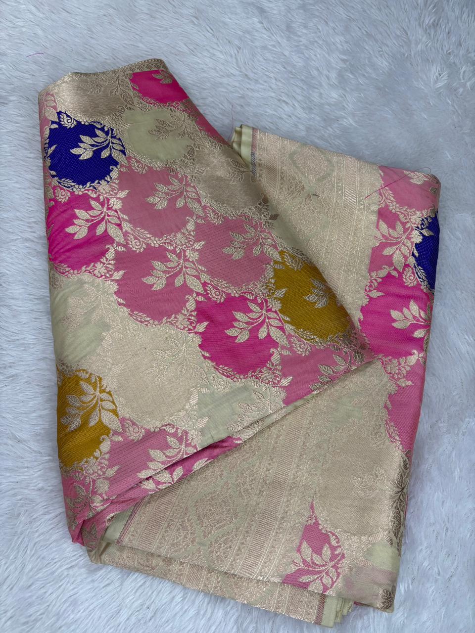 Ethereal Pink & Cream Scalloped Rangkaat Pure Katan Silk Handloom Saree