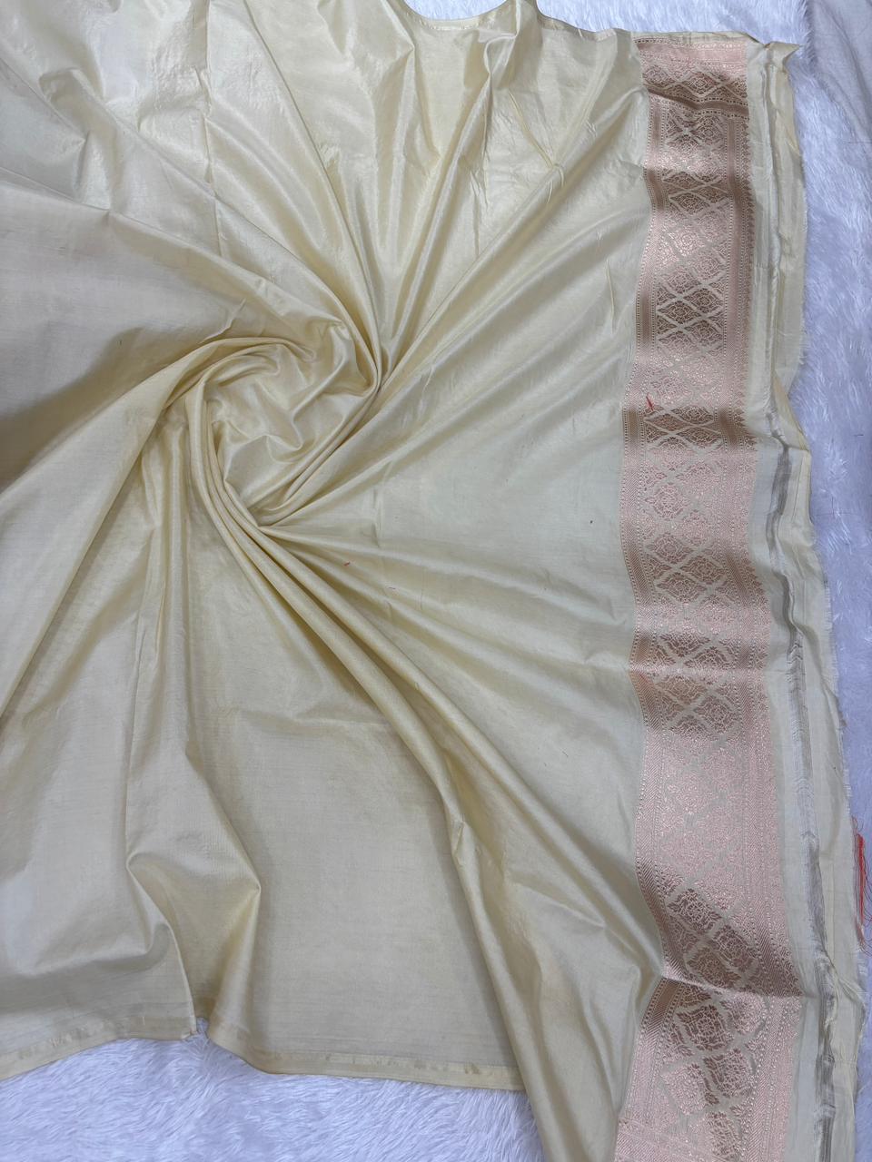 Ethereal Pink & Cream Scalloped Rangkaat Pure Katan Silk Handloom Saree