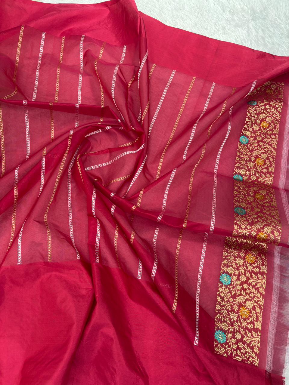 The Ethereal Handloom: Emerald Green & Crimson Kora Kadhua Banarasi