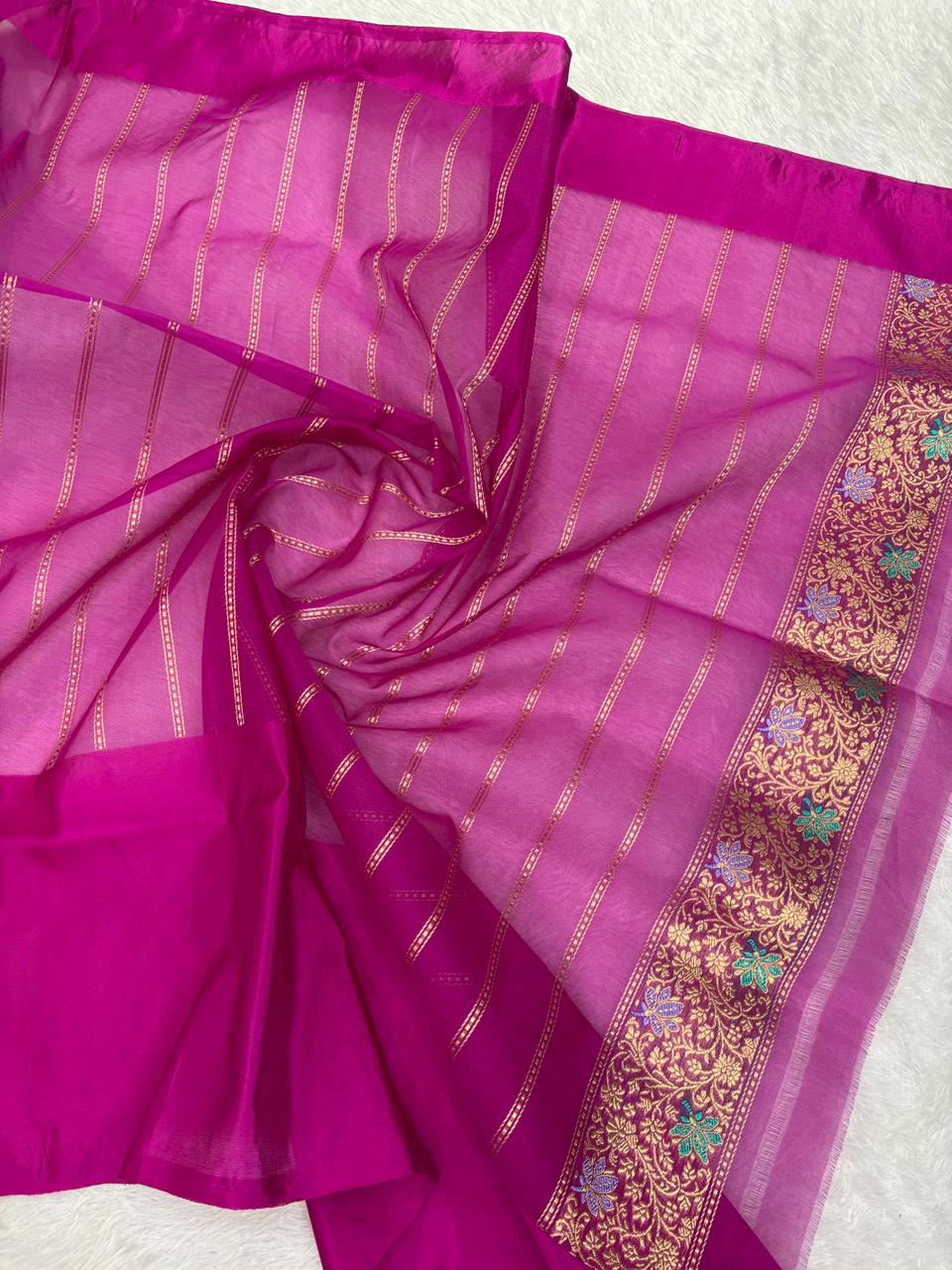 బనారస్ ఆభరణం: రాయల్ వైలెట్ &amp; మెజెంటా కోరా కధువా చేనేత చీర