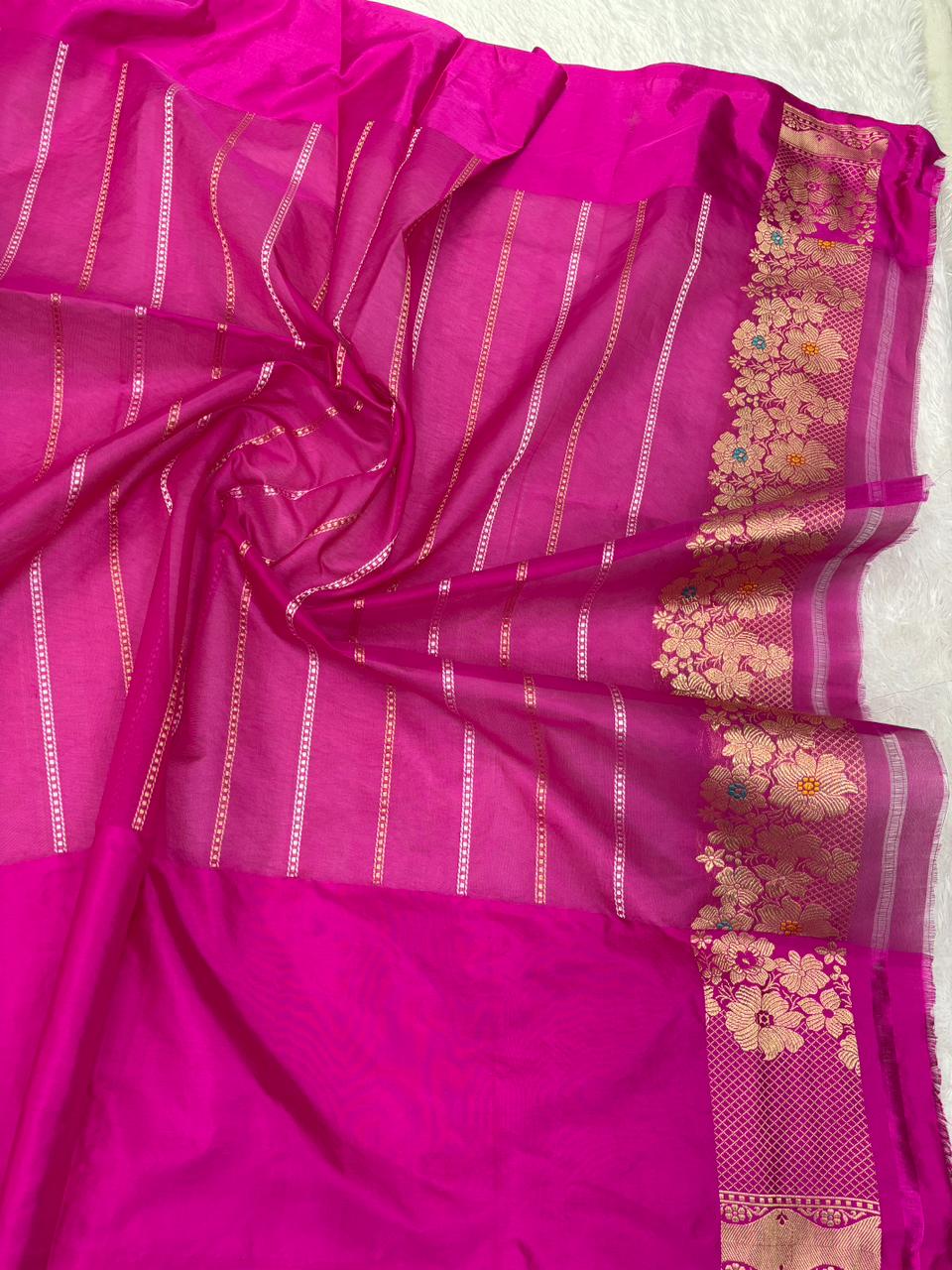 The Regal Symphony: Deep Violet & Fuchsia Pink Kora Kadhua Handloom Banarasi Saree
