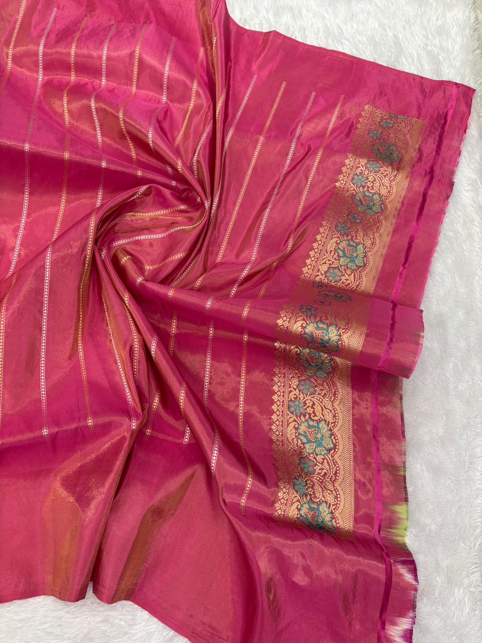 The Oceanic Jewel: Turquoise & Magenta Tissue Kadhua Banarasi Handloom Saree