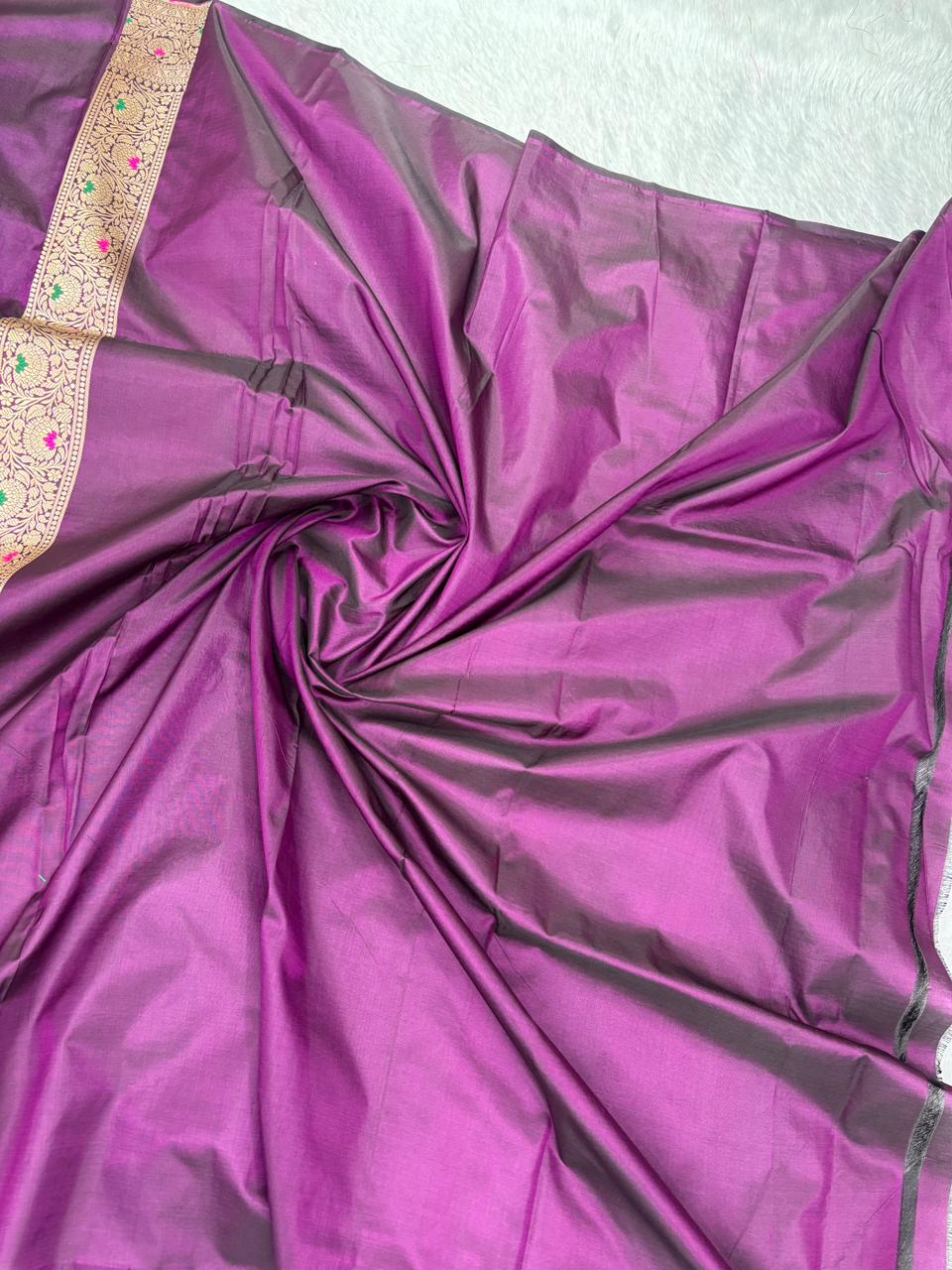 ದಿ ಇಂಪೀರಿಯಲ್ ವೈಲೆಟ್: ಬ್ರೊಕೇಡ್ ಕಟನ್ ಸಿಲ್ಕ್ ಮೀನಕರಿ ಜಂಗ್ಲಾ