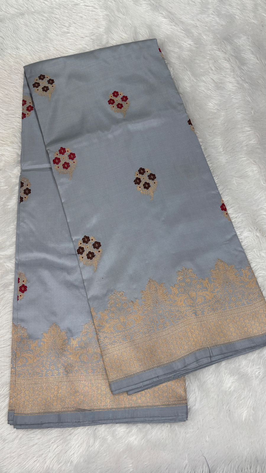 Sophisticated Grey Katan Kadhua Designer Silk Banarasi Handloom Saree with Meenakari Floral Buta