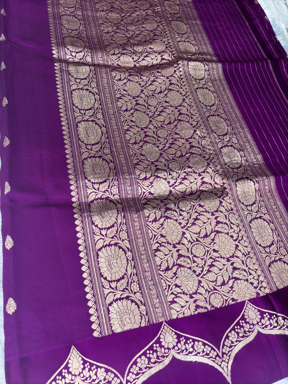 Regal Magenta Pure Katan Light weight Kadhua  Handloom Banarasi Saree with Kadhua Scalloped Border