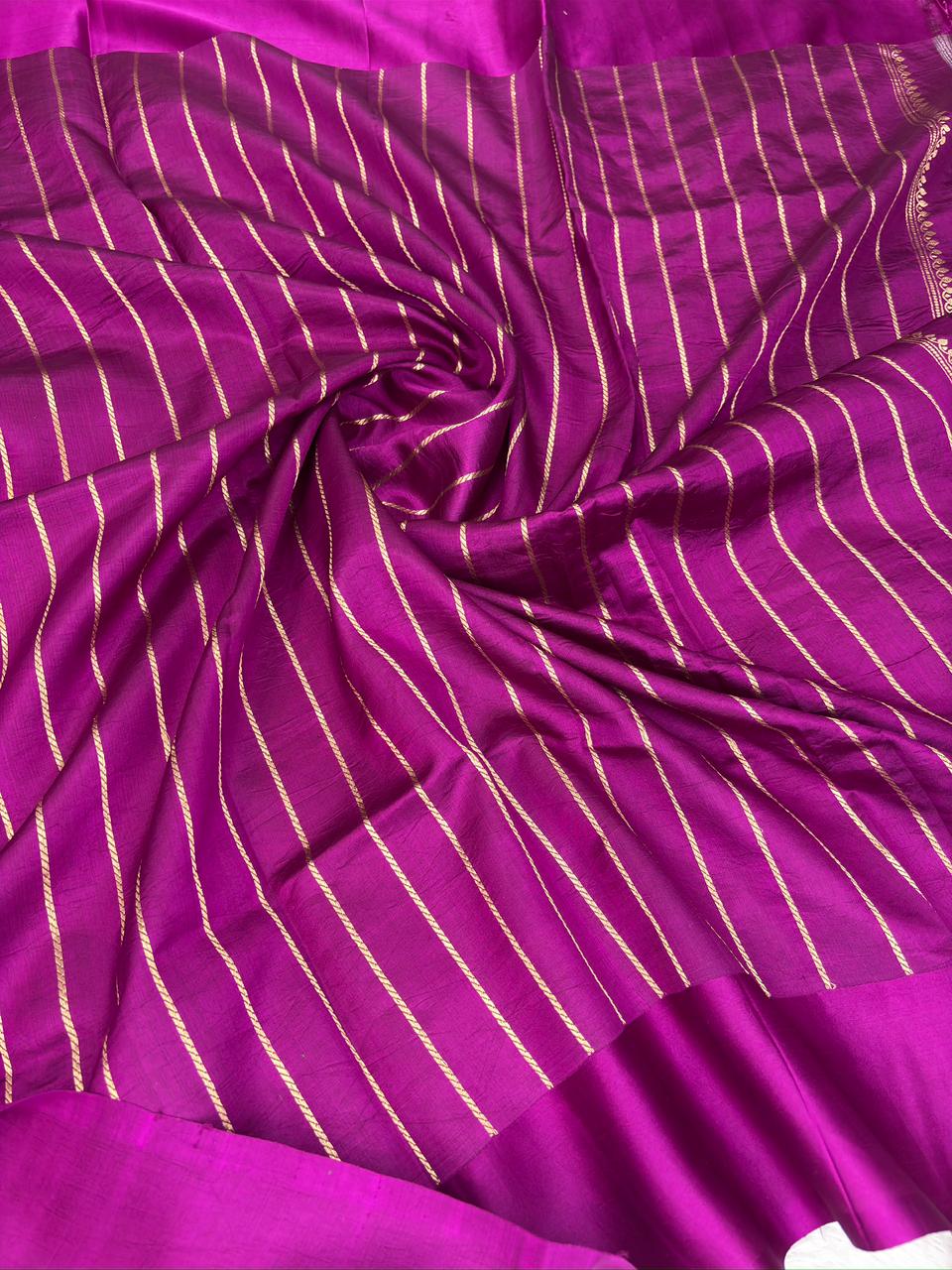 Regal Magenta Pure Katan Light weight Kadhua  Handloom Banarasi Saree with Kadhua Scalloped Border