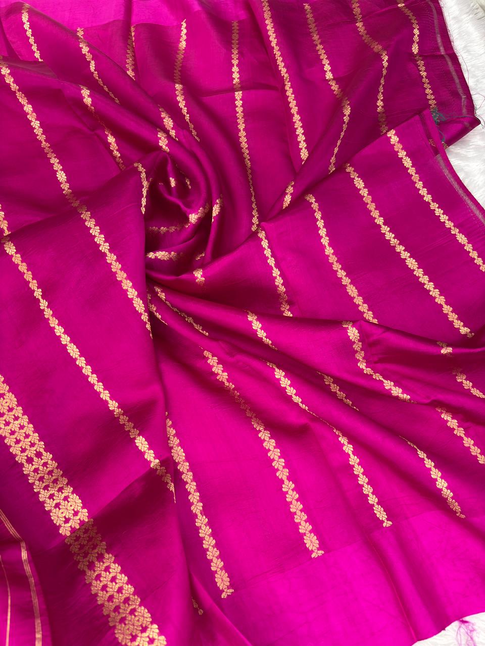 Vivacious Magenta Pink Pure Katan Light Weight Kadhua  Handloom Banarasi Saree with Floral Kadhua Border