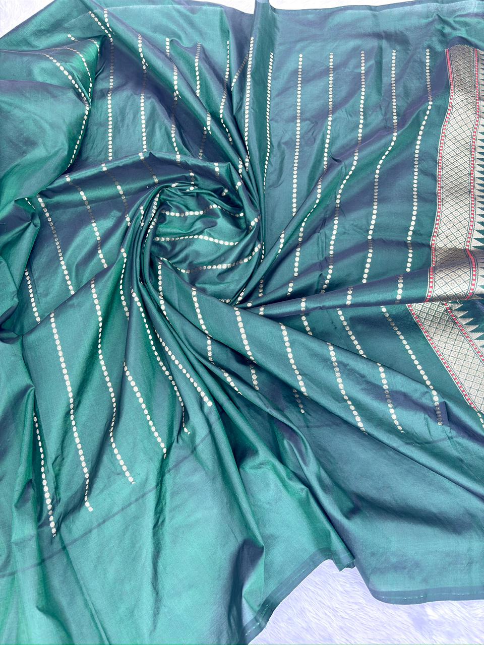 Premium Silver-Grey Tissue Silk Handloom Banarasi Saree with Meenakari Kadhwa Border