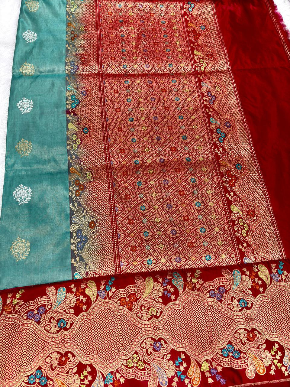 Premium Seafoam Green Tissue Silk Handloom Banarasi Saree with Crimson Kadhua Meenakari Border