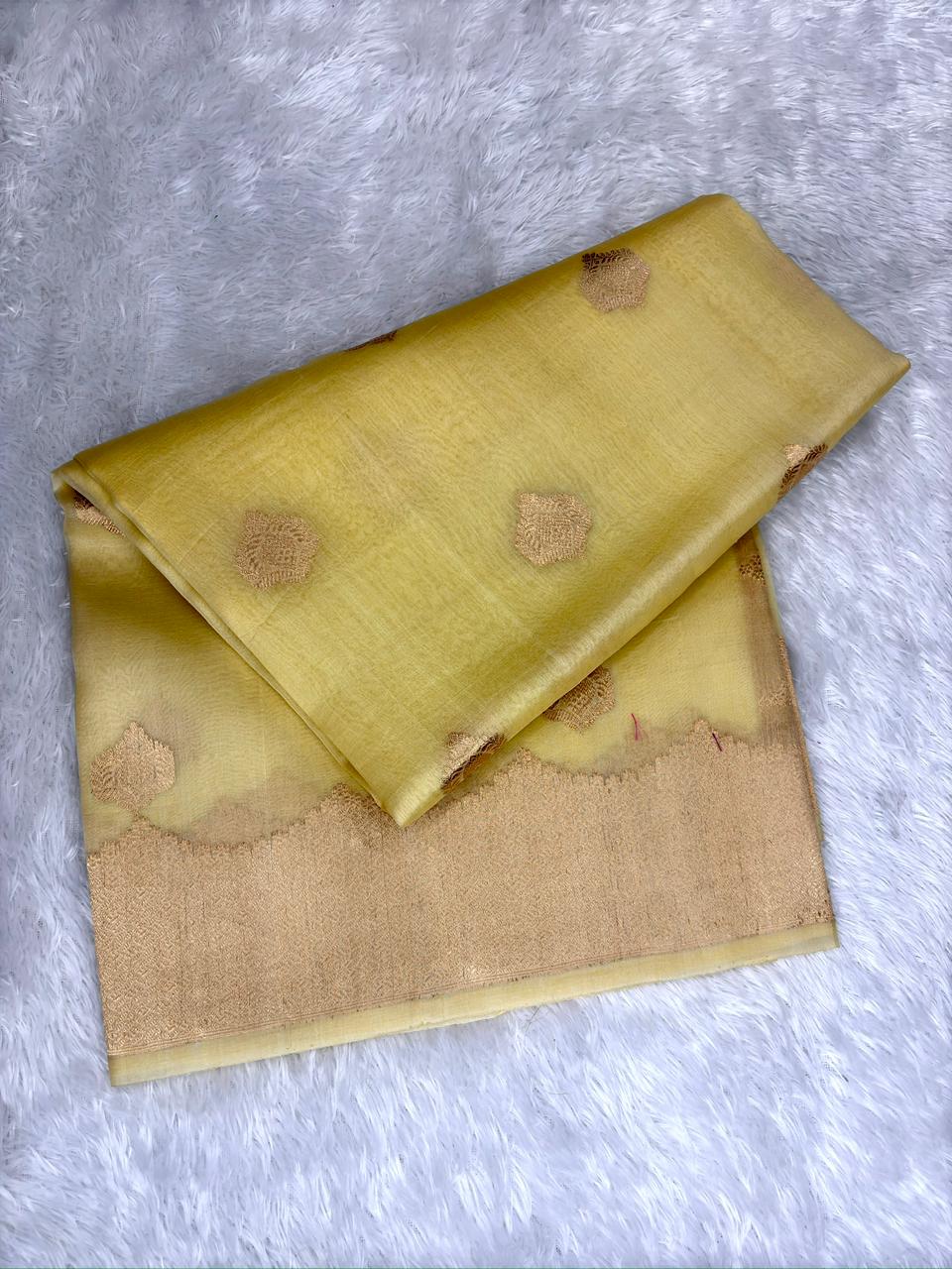 Ethereal Champagne Cream Kora Silk Designer Kadhua Saree with Rose Gold Zari & Hand-Woven Kadwa Buttis