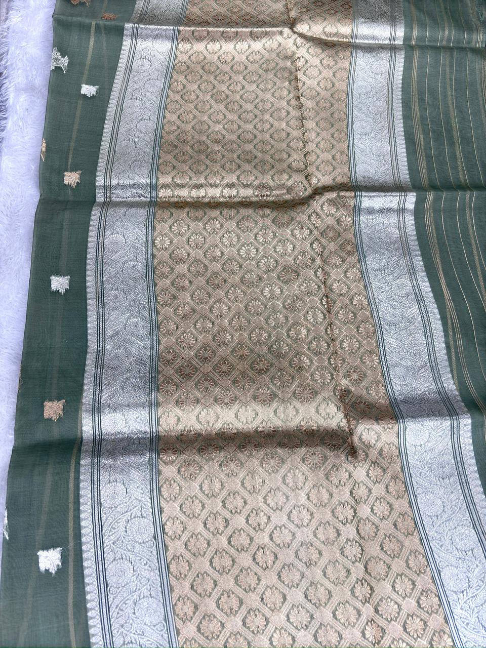 Dual-Tone Zari Kora Silk Designer Kadhua Saree - Earthy Green with Geometric Pallu