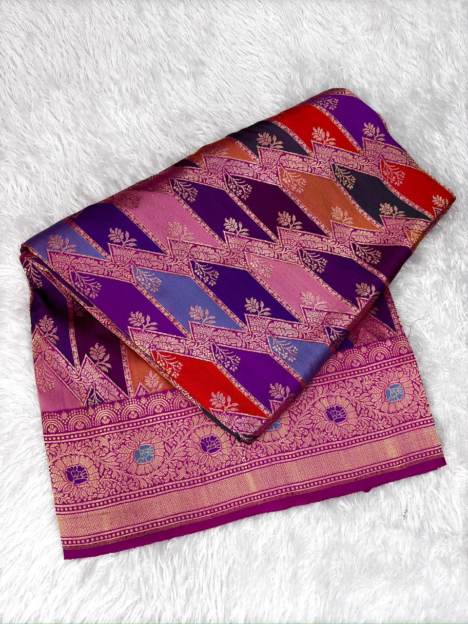 Sovereign Splendor: Handloom Rungkaat Kadhua Pure Katan Silk Banarasi Saree