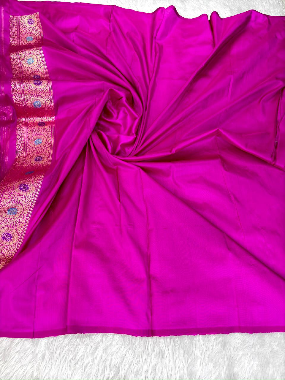 Sovereign Splendor: Handloom Rungkaat Kadhua Pure Katan Silk Banarasi Saree