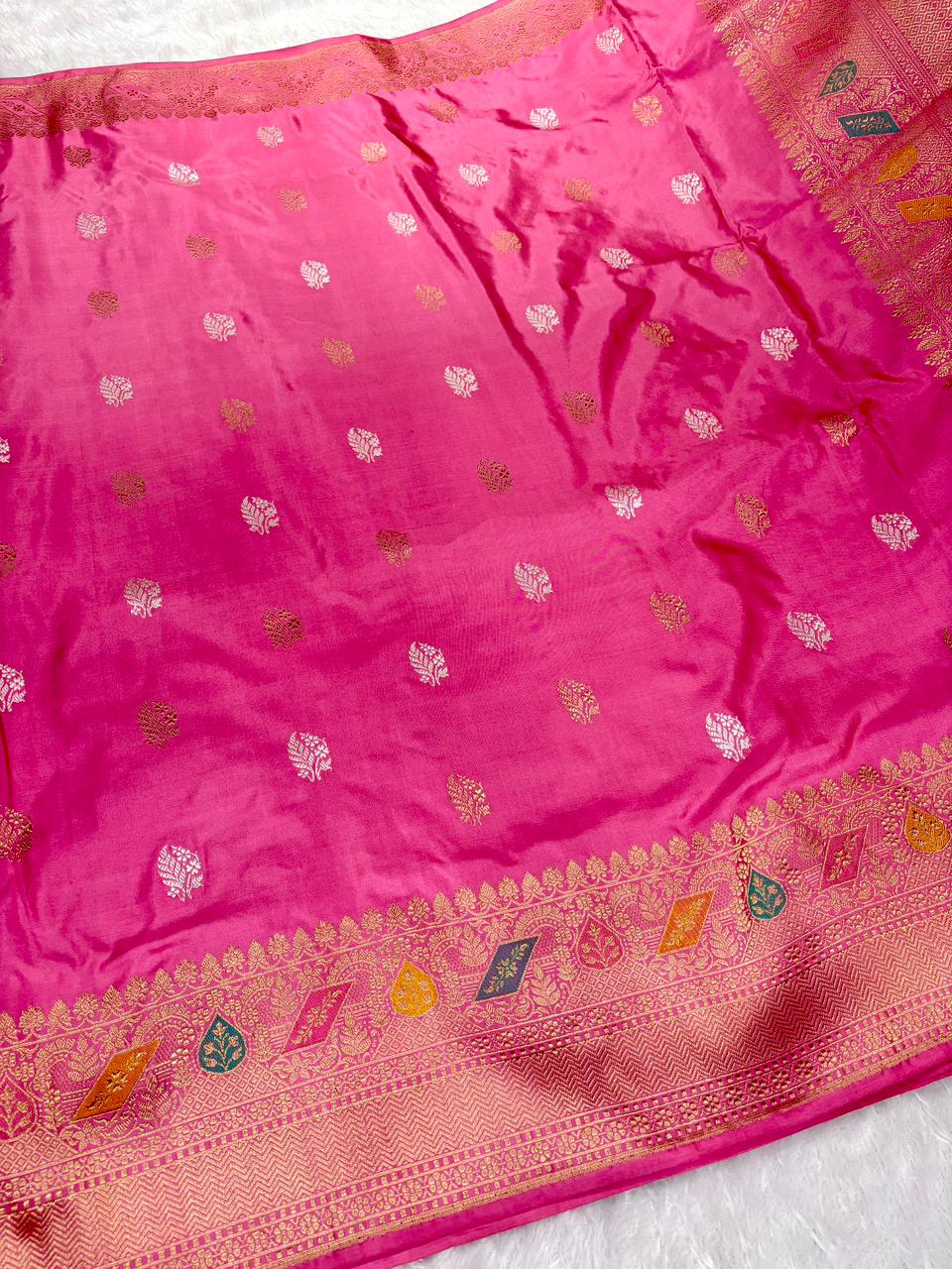 Cerise Pink Premium Designer Bel Booti Handloom Saree