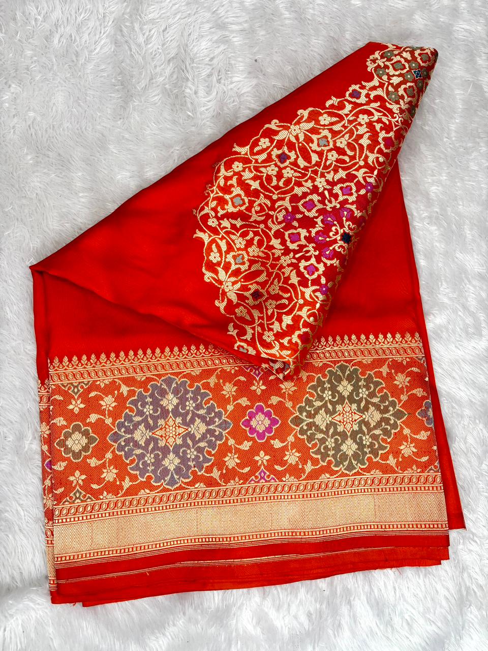 Imperial Vermilion MeenakariPremium Kadhua Jungla: Pure Katan Silk Handloom Banarasi Saree