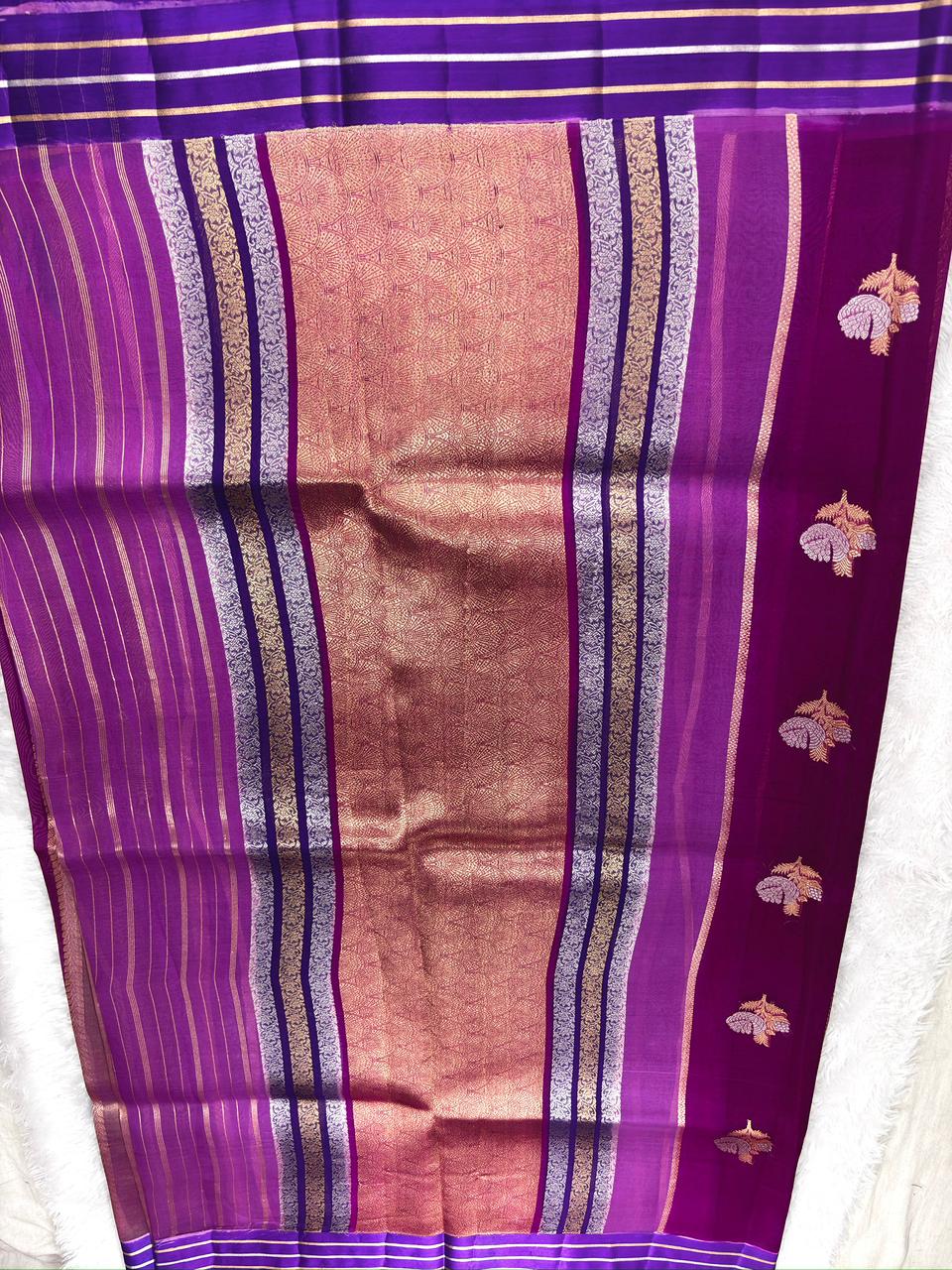 Regal Rungkaat: Handloom Banarasi Kora Silk Saree with Kadhua Sona-Rupa Butis