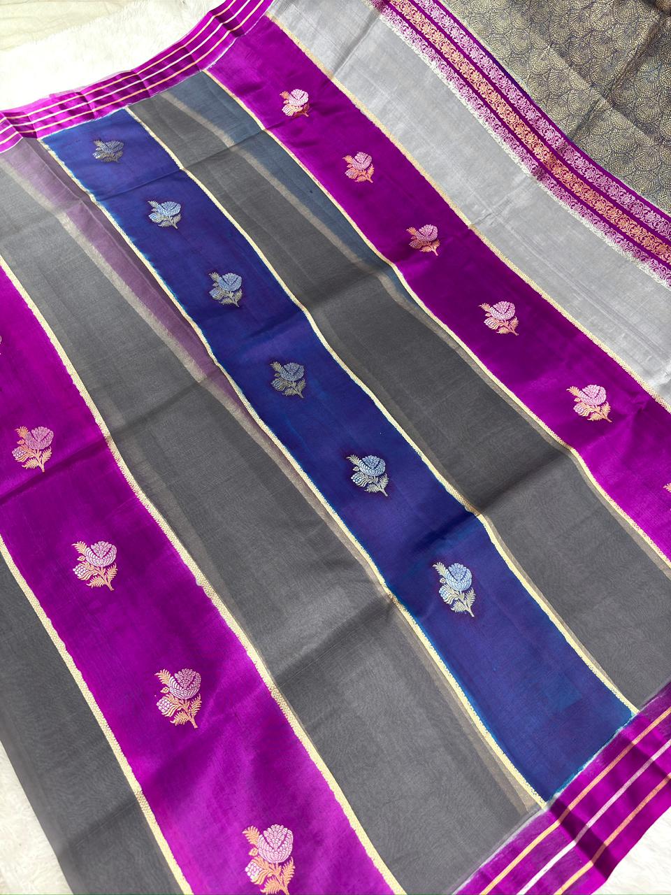 Midnight Majesty: Handloom Banarasi Kora Silk Rungkaat Saree with Kadhua Floral Butis