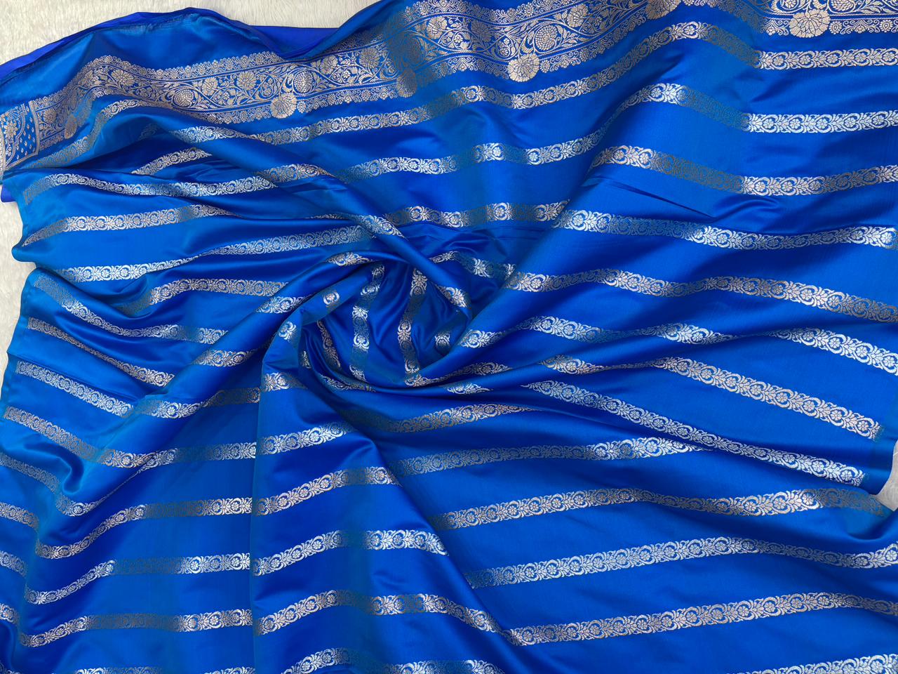 Royal Blue Mashru Katan Silk Powerloom Saree with All-Over Floral Jaal & Grand Zari Pallu