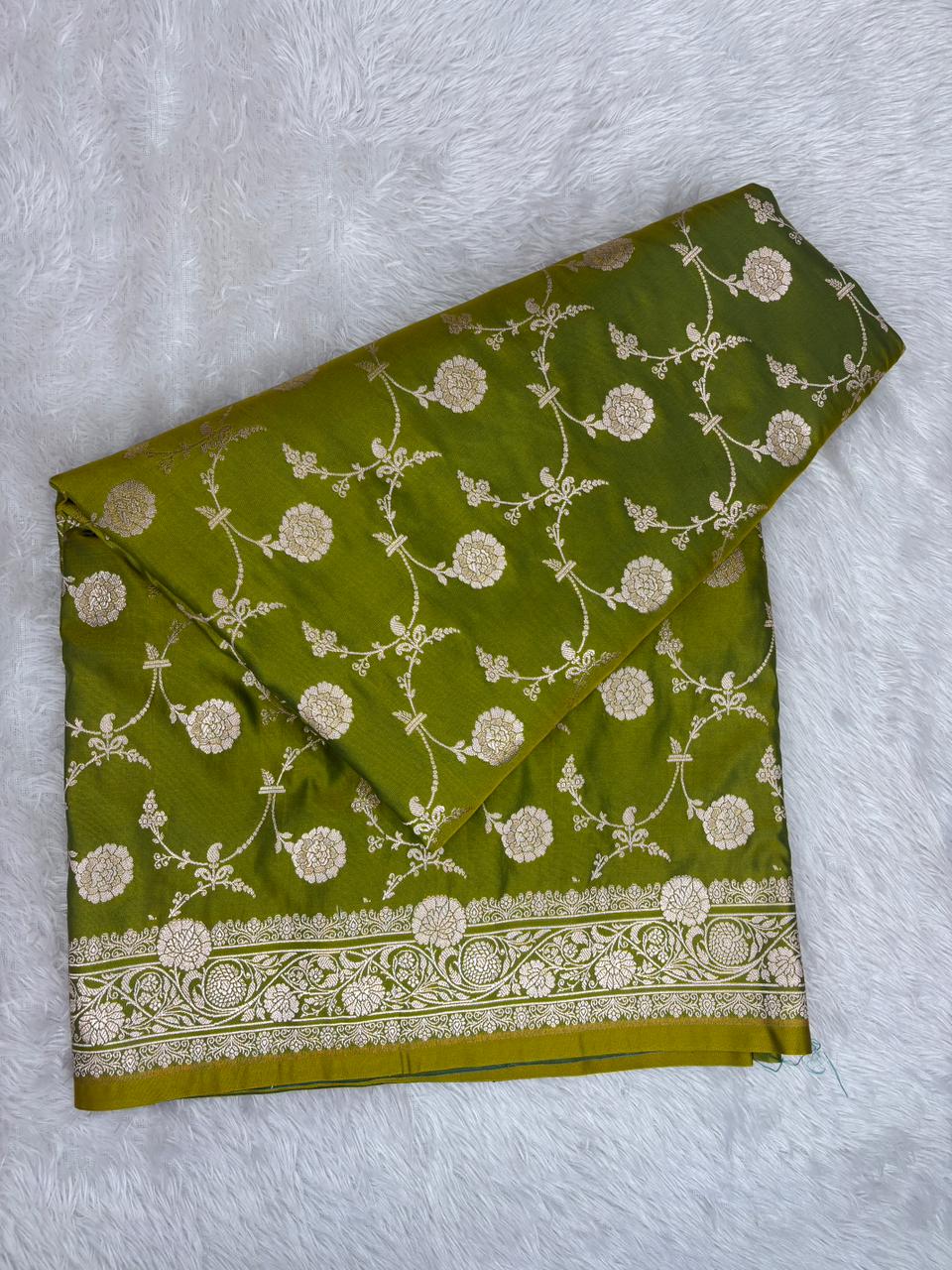 Classic Olive Green Mashru Katan Silk Powerloom Saree with All-Over Floral Jaal & Grand Zari Pallu