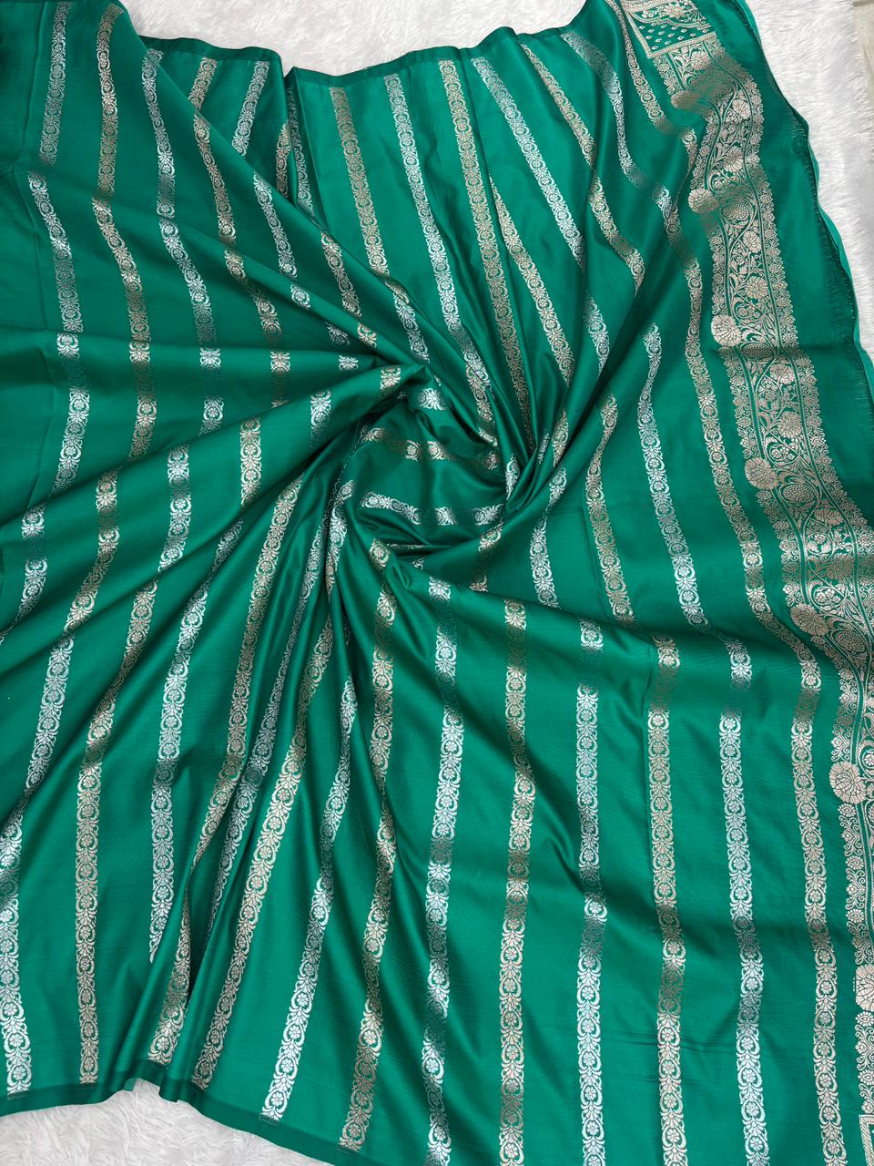 Classic Emerald Green Mashru Katan Silk Powerloom Saree with Floral Zari Jaal & Heritage Banarasi Pallu