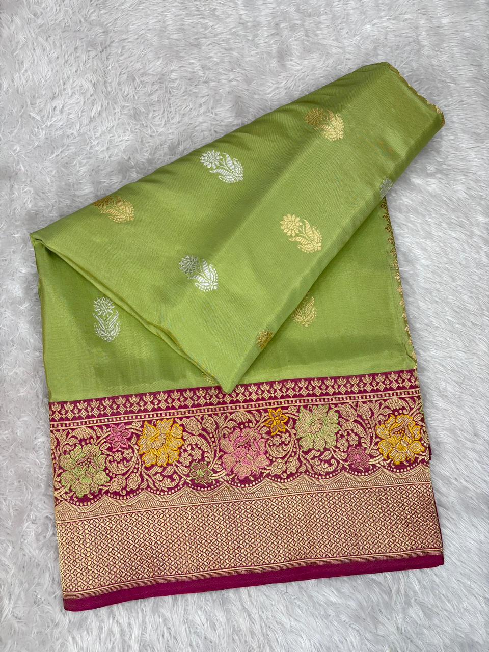 Royal Parrot Green & Magenta Premium Tissue Kadhua Handloom Saree with Floral Border
