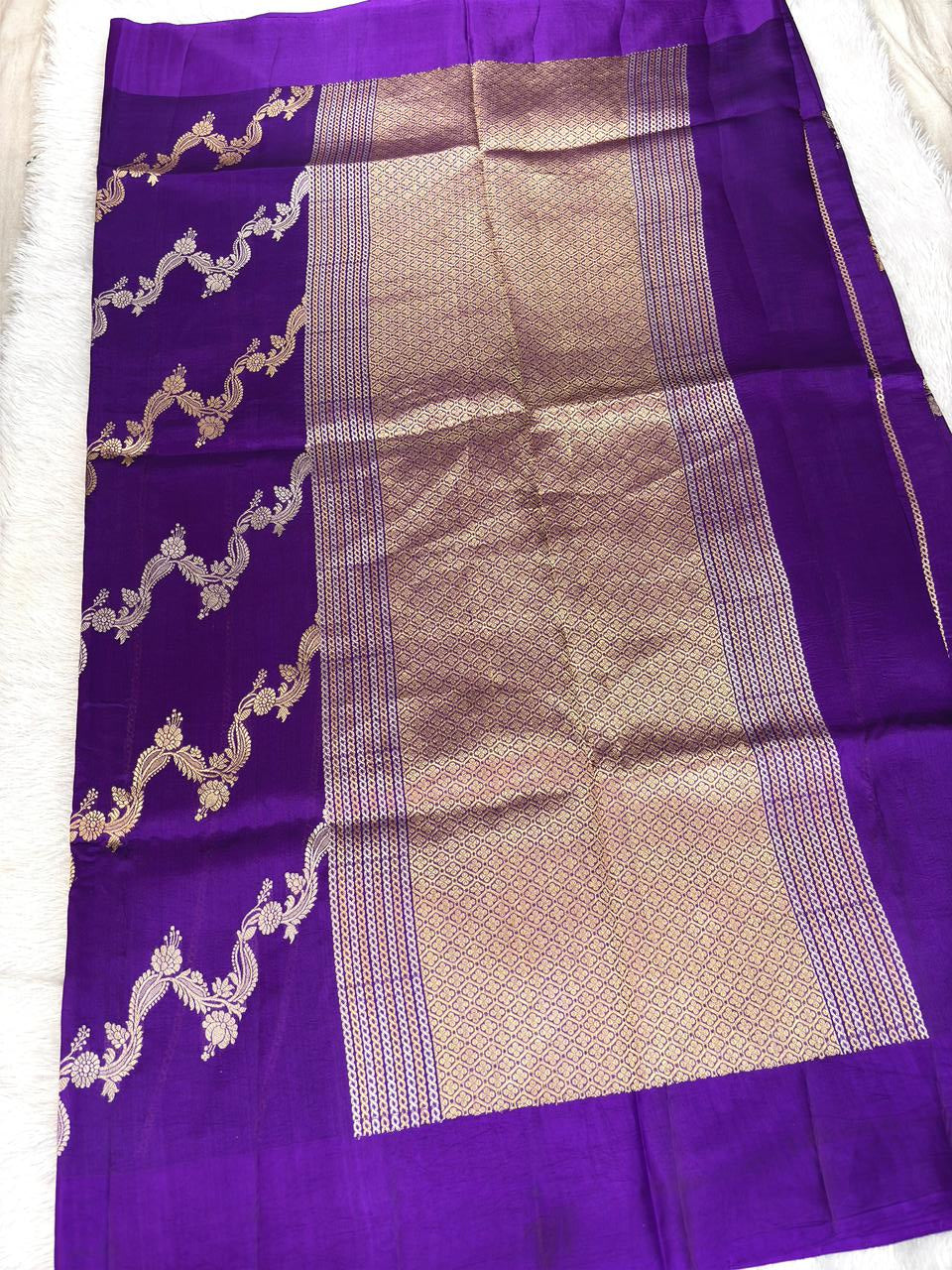 Product description color and title for this katan light weight kadhua ( half n half )handloom saree