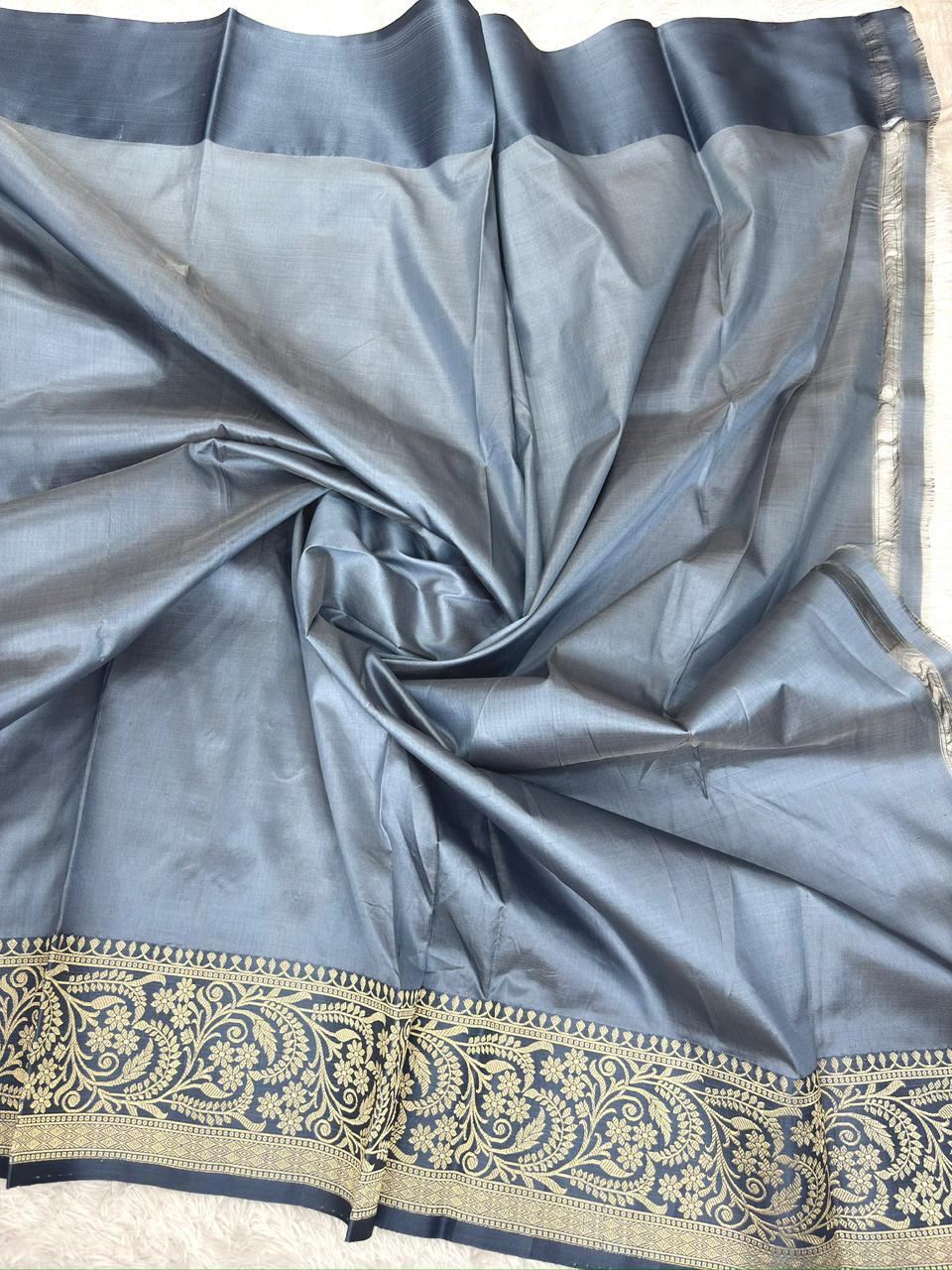 Royal Emerald Green Pure Katan Silk Boota Kadhua Banarasi Saree with Elegant Slate Grey Zari Border