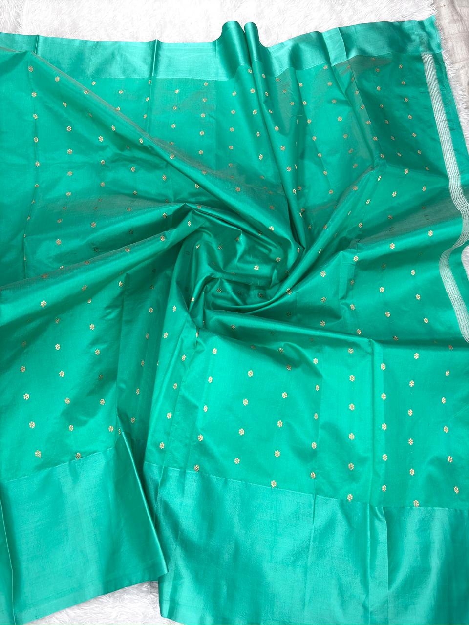 Product description color and title for this kora desinger saree