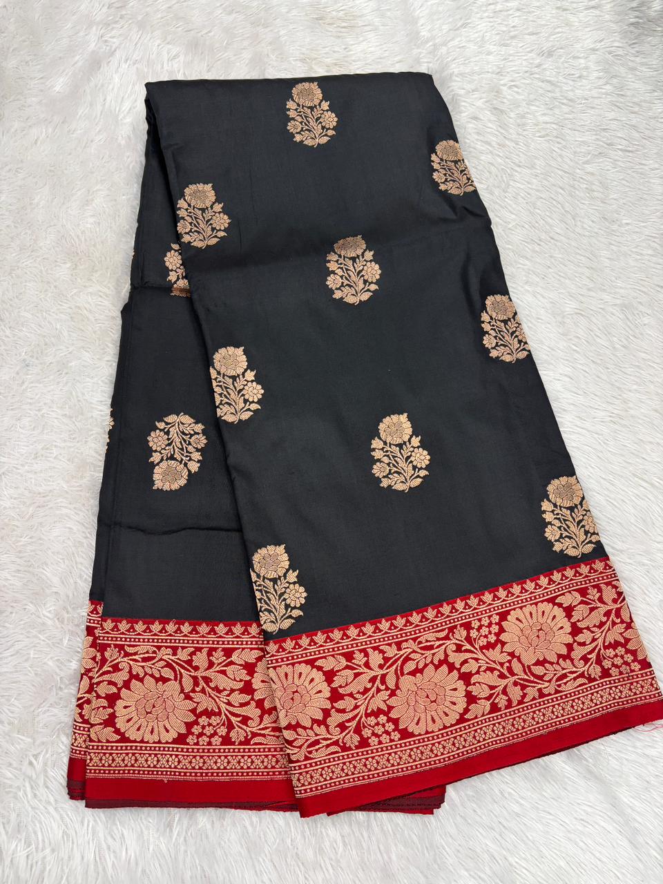 Classic Black Katan Silk Kadhua Boota Handloom Banarasi Saree with Red Zari Border